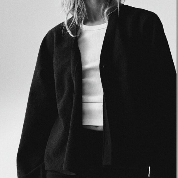 Woman's H&M Bouclé-Knit Cardigan / Black / Size: XXS - Picture 2 of 3